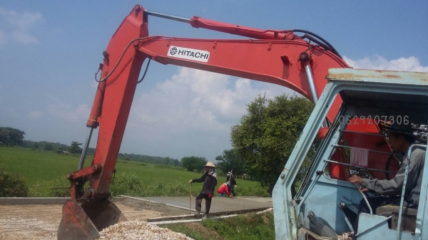 ขายแบคโฮ Hitachi 120 ขายแบคโฮ Hitachi 120