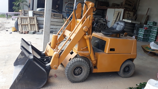 รถตักเล็กครึ่งคิวTOYOTA SG7ถูกๆครับ