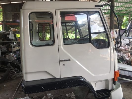 ขาย หัวสิบล้อ MITSUBISHI เฉินหลง สีใหม่ อุปกรณ์ครบ พร้อมใช้