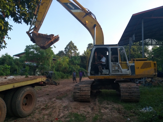 ขายด่วน KOBELCO SK200 MART II โซ่ช่วงล่างสวย เครื่องปั้มดี รถใช้งานประจำ เอกสารสัญญาซื้อขาย สนใจสอบถาม 093 0764943  คุณ ตั้ม