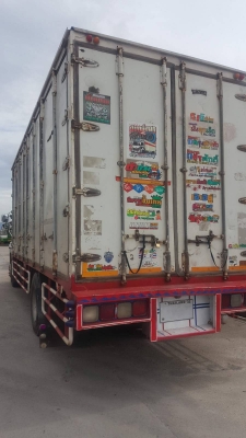 รถตู้ ISUZU 200 แรง 6ล้อ ตู้สิบบาน ปี48