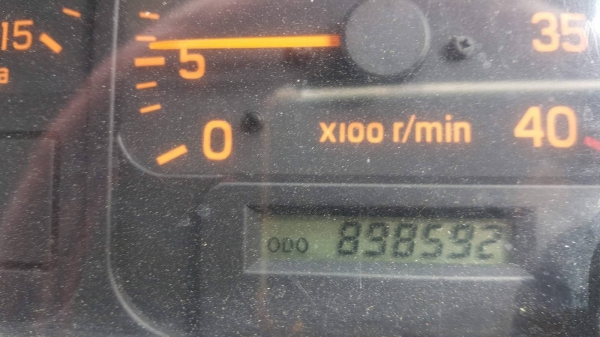 รถตู้ ISUZU 200 แรง 6ล้อ ตู้สิบบาน ปี48