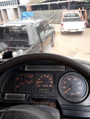 ขาย6ล้อISUZU 200แรงปี48 ติดเครนTADANO 5ตัน