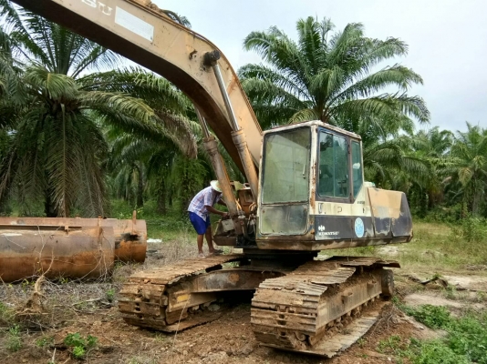 มี VDO ให้ชม.ขายเหมา 3 คันKOMATSU PC200-5 ราคา 1150000 มี VDO ให้ชม.ขายเหมา 3 คันKOMATSU PC200-5 ราคา 1150000