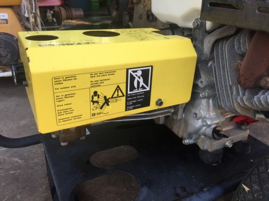 ขายปั้มฉีดยาหรือปั้มฉีดน้ำแรงดันสูง karsher เครื่องยนต์ฮอนด้า 13แรง. เก่าญี่ปุ่นไม่เคยใช้งานในไทย