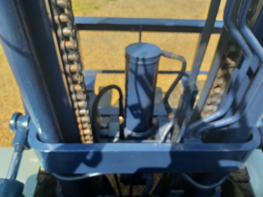 ขายรถยก KOMATSU FD30-11 เครื่องดีเซล 4D95 เสาสูง 3 เมตร งาเท ยกได้ 3 ตัน เกียร์ธรรมดา รถนอกนำเข้า มีเอกสารการนำเข้า ติดต่อ 098-7962549