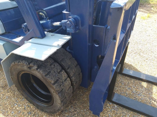 ขายรถยก KOMATSU FD30-11 เครื่องดีเซล 4D95 เสาสูง 3 เมตร งาเท ยกได้ 3 ตัน เกียร์ธรรมดา รถนอกนำเข้า มีเอกสารการนำเข้า ติดต่อ 098-7962549