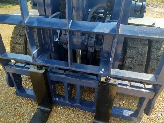 ขายรถยก KOMATSU FD30-11 เครื่องดีเซล 4D95 เสาสูง 3 เมตร งาเท ยกได้ 3 ตัน เกียร์ธรรมดา รถนอกนำเข้า มีเอกสารการนำเข้า ติดต่อ 098-7962549