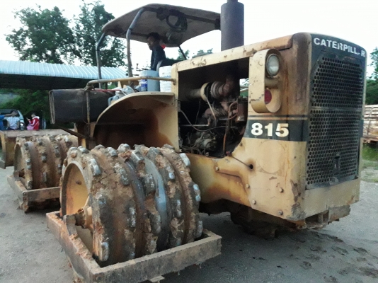 ขายรถ แทรกเตอร์ล้อหนาม CAT815