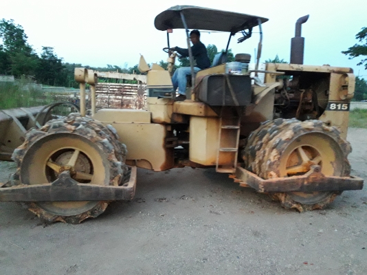 ขายรถ แทรกเตอร์ล้อหนาม CAT815