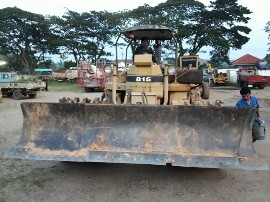 ขายรถ แทรกเตอร์ล้อหนาม CAT815