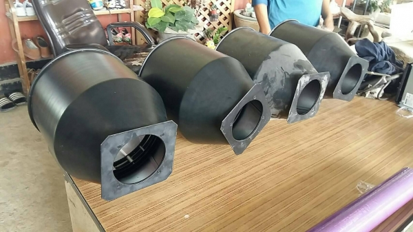 ลำโพงขยายเสียงขนาดใหญ่ สภาพสวย ขายคู่ละ 20,000 ครับ โทรมาพูดคุยกันก่อนได้