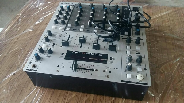 ลำโพงขยายเสียงขนาดใหญ่ สภาพสวย ขายคู่ละ 20,000 ครับ โทรมาพูดคุยกันก่อนได้