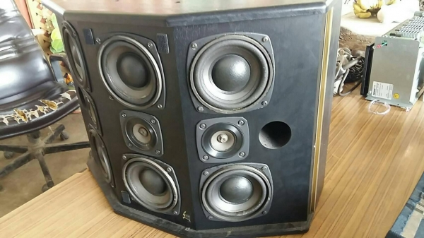 ลำโพงขยายเสียงขนาดใหญ่ สภาพสวย ขายคู่ละ 20,000 ครับ โทรมาพูดคุยกันก่อนได้