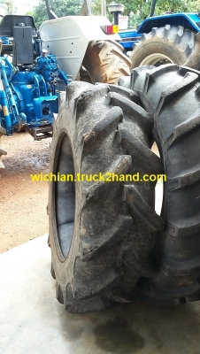 ขายแล้วครับ ยางหน้ารถไถ12.4-24 ถอด\%มีเส้นเดียวดอกหนาๆพร้อมยางใน ขาย3,800บาท. ขายแล้วครับ ยางหน้ารถไถ12.4-24 ถอด\%มีเส้นเดียวดอกหนาๆพร้อมยางใน ขาย3,800บาท.