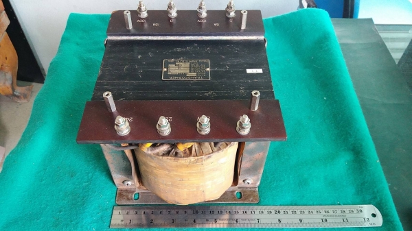 หม้อแปลงไฟ 220 ออก 110V ขนาด 2000VA