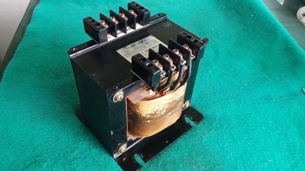 หม้อแปลงไฟ 220 ออก 110V ขนาด 500VA