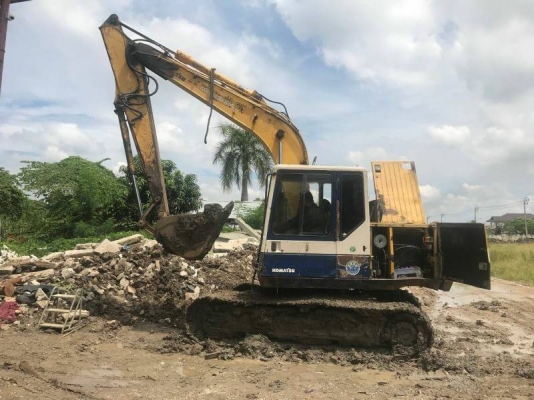 ขาย 550,000 KOMATSU pc 120-5  พร้อมไลหัวเจาะ ไฟฟ้าครบ ขาดมอเตอร์คันเร่ง เครื่องดี ปั๊มดี เอวดี ช่วงล่างแน่น  รถสภาพพร้อมใช้งาน เอกสารแจ้งจำหน่าย รถอยู่ กทม. 064-191-1112