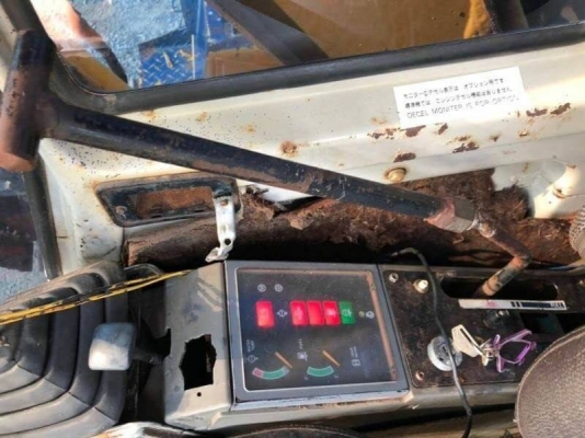 ขาย 455,000 KOBELCO sk 60 MARK 2 มีตัวปรับคอลโทลมือ เครื่องดี ปั้มแรง โซ่หนา เอวแน่น แอร์เย็น เอกสารซื้อขาย รถสวยพร้อมใช้ รถอยู่ นครปฐม 090-772-3710 090-772-3708