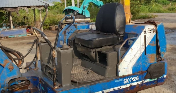 ขายด่วน175,000รถแบคโฮโกเบโกSK24รุ่นยอดนิยมเทียบเท่าPC25เครื่อง3D84เครื่องดีปั่มแรงรถนอกเพิ่งนำเข้ามาใหม่ยังไม่เคยใช้งานในเมืองไทยเลย