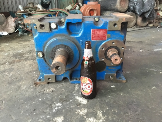 ชาย....เกียร์ทด 1ต่อ12 เพลาใช้งานออกสองข้าง