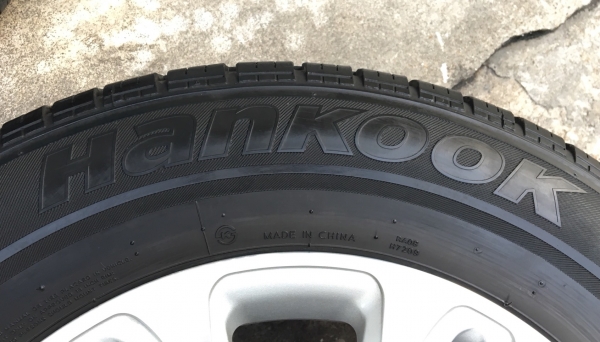 ล้อแม็ก ฮุนได H1 ขอบ 16 พร้อมยาง 215-70-16 Hankook ปลายปี 12 แม็กเดิม สภาพดี