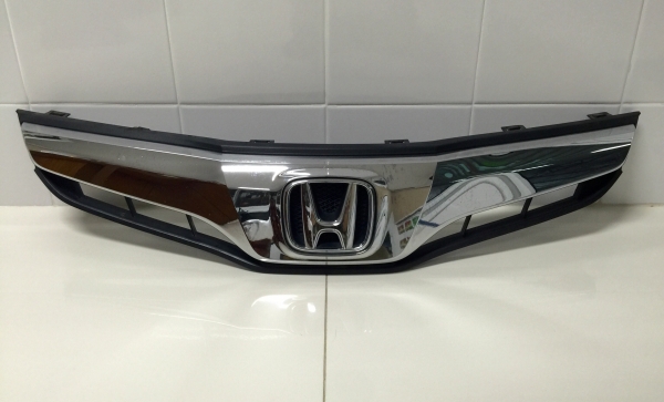 ขายกระจังหน้ารถยนต์ HONDA รุ่น JAZZ GE TYPE X แท้