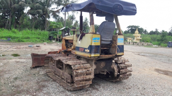 ขายแทรคเตอร์KOMATSU.D20P-6 สไลใบมีด6ทิศทางราคา 120,000