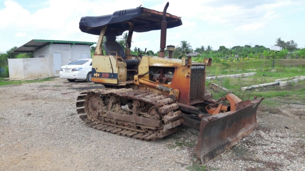 ขายแทรคเตอร์KOMATSU.D20P-6 สไลใบมีด6ทิศทางราคา 120,000
