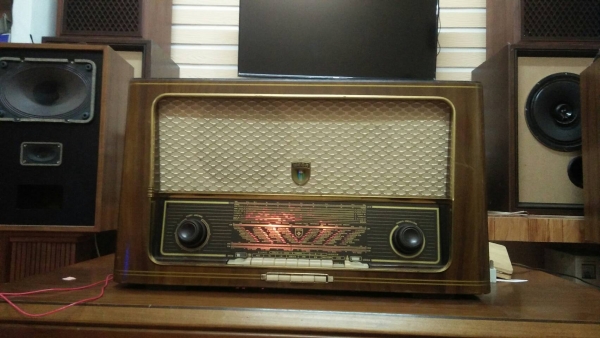 วิทยุหลอดโบราณ เยอรมัน ขนาดใหญ่ ใช้งานได้ดี