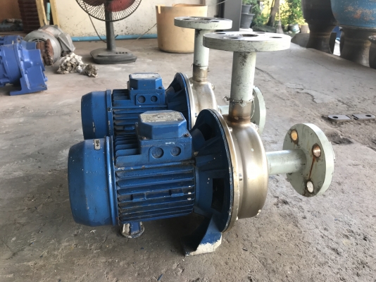 ขายปั๊มน้ำหอยโข่งหัวสแตนเลส Ebara 3/4HP. 380V made in Italy ขนาดเข้า 1.5นิ้ว ออก 1นิ้ว สภาพดี หมุนนิ่ม พร้อมใช้งาน มี 2ตัวราคาตัวละ 3,200 บาทครับ