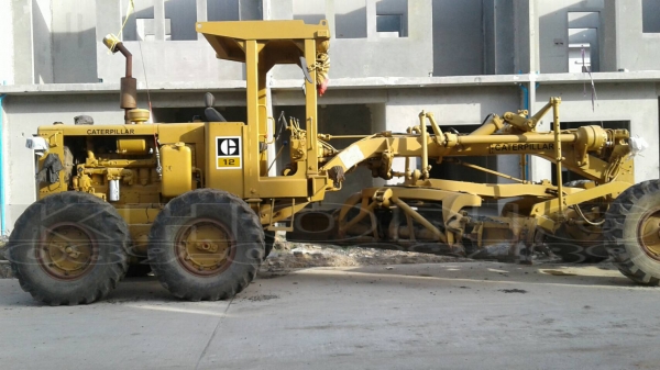 ขายด่วน รถเกรด cat 12f มีทะเบียนแจ้งจอด  และ รถบด Watanaba 9ตันระบบ พ่นน้ำได้11ล้อ มีเอกสารซื้อขาย  รถพร้อมใช้งาน ขายรวม 600000 คับ