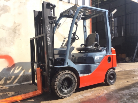 ขายด่วนน!! TOYOTA รุ่น 8 FD15 เสา 3 เมตร เกียร์ Auto