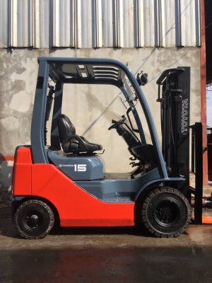 ขายด่วนน!! TOYOTA รุ่น 8 FD15 เสา 3 เมตร เกียร์ Auto