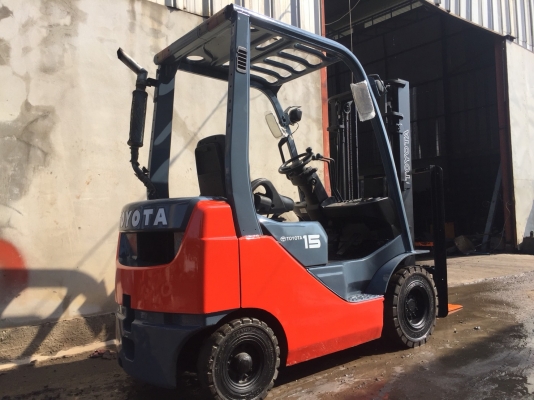 ขายด่วนน!! TOYOTA รุ่น 8 FD15 เสา 3 เมตร เกียร์ Auto