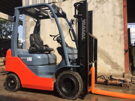 ขายด่วนน!! TOYOTA รุ่น 8 FD15 เสา 3 เมตร เกียร์ Auto