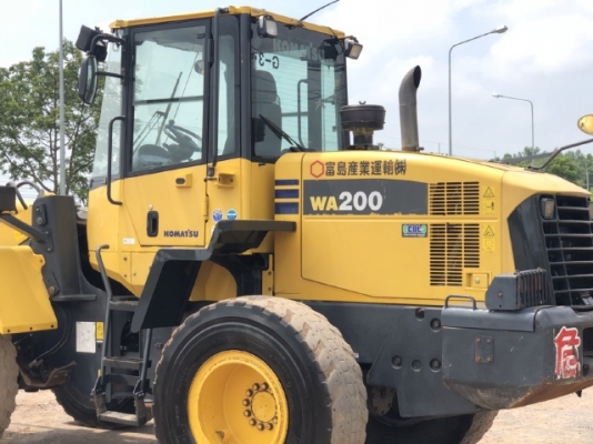ขายรถตักล้อยาง KOMATSU WA200-6 รถนอกนำเข้าเองจากญี่ปุ่น สภาพสวยพร้อมใช้ มีVDOการทำงานครับ