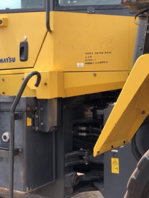 ขายรถตักล้อยาง KOMATSU WA200-6 รถนอกนำเข้าเองจากญี่ปุ่น สภาพสวยพร้อมใช้ มีVDOการทำงานครับ