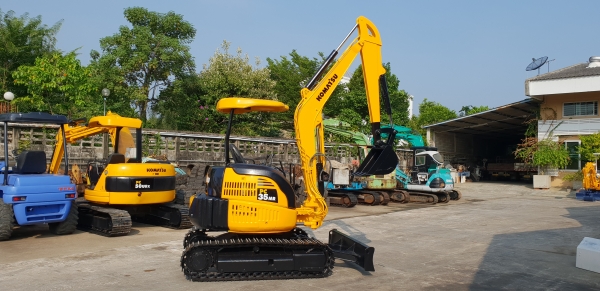 ขาย รถขุด KOMATSU รุ่น PC35MR-1-มือสองญี่ปุ่น แทรกเหล็ก สลัก บูทเอวแน่น 100\% ปั้มนิ้ว คอนโทรลสั้น ทำงานไว  สวยพร้อมใช้งาน มือถือ 0818753444  สอบถามเพิ่มเติมได้ที่ http://line.me/ti/p/mFkzr50JV