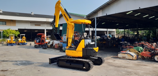ขาย รถขุด KOMATSU รุ่น PC35MR-1-มือสองญี่ปุ่น แทรกเหล็ก สลัก บูทเอวแน่น 100\% ปั้มนิ้ว คอนโทรลสั้น ทำงานไว  สวยพร้อมใช้งาน มือถือ 0818753444  สอบถามเพิ่มเติมได้ที่ http://line.me/ti/p/mFkzr50JV