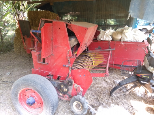 รถอัดฟางพร้อมใช้