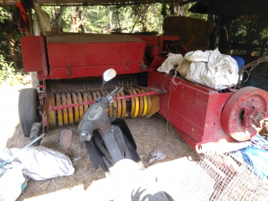 รถอัดฟางพร้อมใช้