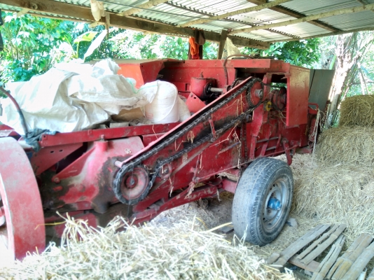 รถอัดฟางพร้อมใช้