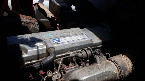 HINO KL 175 HP เครื่อง JO7C หกล้อดั๊มพ์ ยาง 9.00 ขอบ 20 รถพร้อมใช้งานได้เลยครับ พวงมาลัยเพาเวอร์ เบร