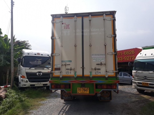 HINO 10ล้อตู้สิบบาน FL8J ปี 2013 เครื่อง212แรง ตู้ยาว 7.60เมตร รถสวย พร้อมใช้ HINO 10ล้อตู้สิบบาน FL8J ปี 2013 เครื่อง212แรง ตู้ยาว 7.60เมตร รถสวย พร้อมใช้