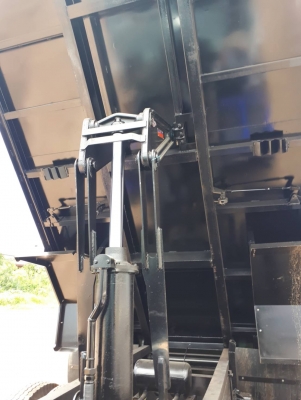 ขายหกล้อดั๊ม ยาง 900 ร๊อคกี้ 195 เครื่องดี คัซซีสวย กระบะดั๊มต่อใหม่ทั้งลูก ขายหกล้อดั๊ม ยาง 900 ร๊อคกี้ 195 เครื่องดี คัซซีสวย กระบะดั๊มต่อใหม่ทั้งลูก