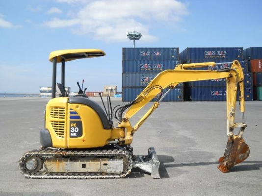 เปิดจองราคาพิเศษ KOMATSU PC 30MR-2 นำเข้าจากญี่ปุ่นโดยตรง ชั่วโมงทำงานน้อยมาก 800ชั่วโมงเท่านั้น พร้อมลายแย๊ก โทร.090-986-2521 อ๊อบ