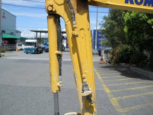 เปิดจองราคาพิเศษ KOMATSU PC 30MR-2 นำเข้าจากญี่ปุ่นโดยตรง ชั่วโมงทำงานน้อยมาก 800ชั่วโมงเท่านั้น พร้อมลายแย๊ก โทร.090-986-2521 อ๊อบ