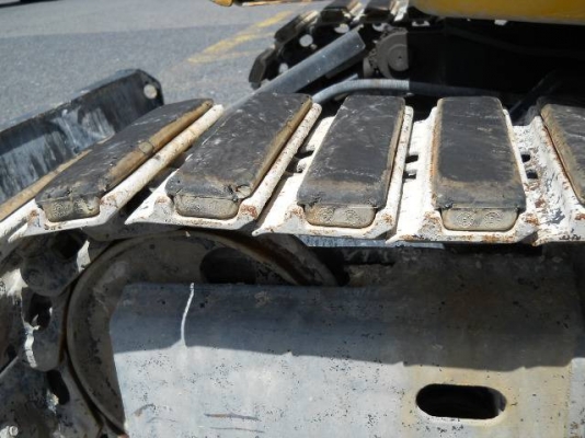 เปิดจองราคาพิเศษ KOMATSU PC 30MR-2 นำเข้าจากญี่ปุ่นโดยตรง ชั่วโมงทำงานน้อยมาก 800ชั่วโมงเท่านั้น พร้อมลายแย๊ก โทร.090-986-2521 อ๊อบ