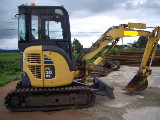 เปิดจองราคาพิเศษ KOMATSU PC 30MR-2 นำเข้าจากญี่ปุ่นโดยตรง ชั่วโมงทำงานน้อย พร้อมตู้เก๋งสวยๆ โทร.090-986-2521 อ๊อบ